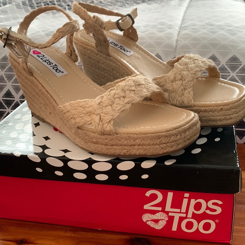 2 Lips Too espadrilles. Brand new never worn. Color Natural size 7.5